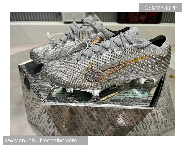 探索耐克足球鞋刺客系列的创新设计与卓越性能带来的比赛优势